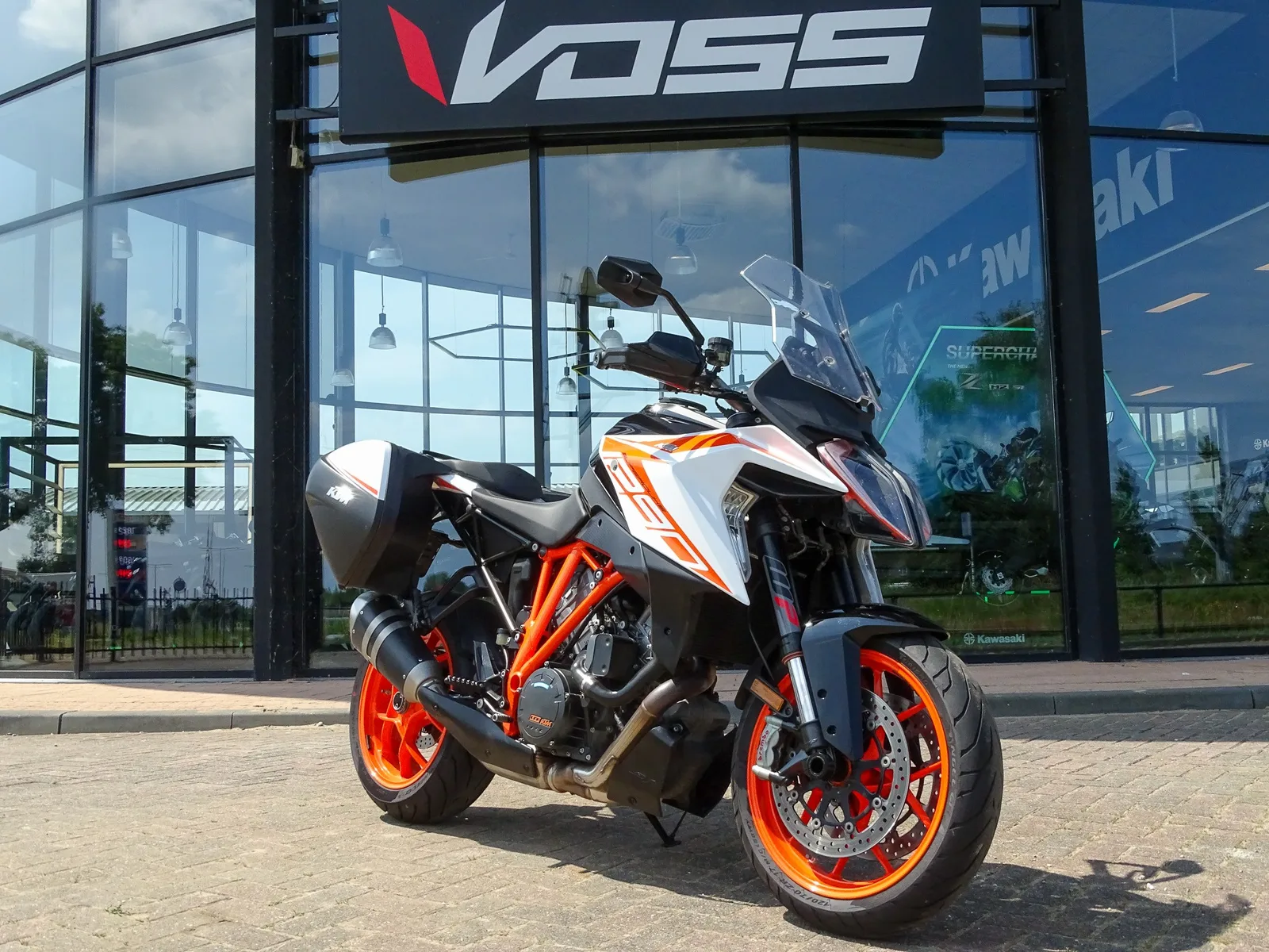 KTM 1290 Super Duke GT (2021) — foto 1