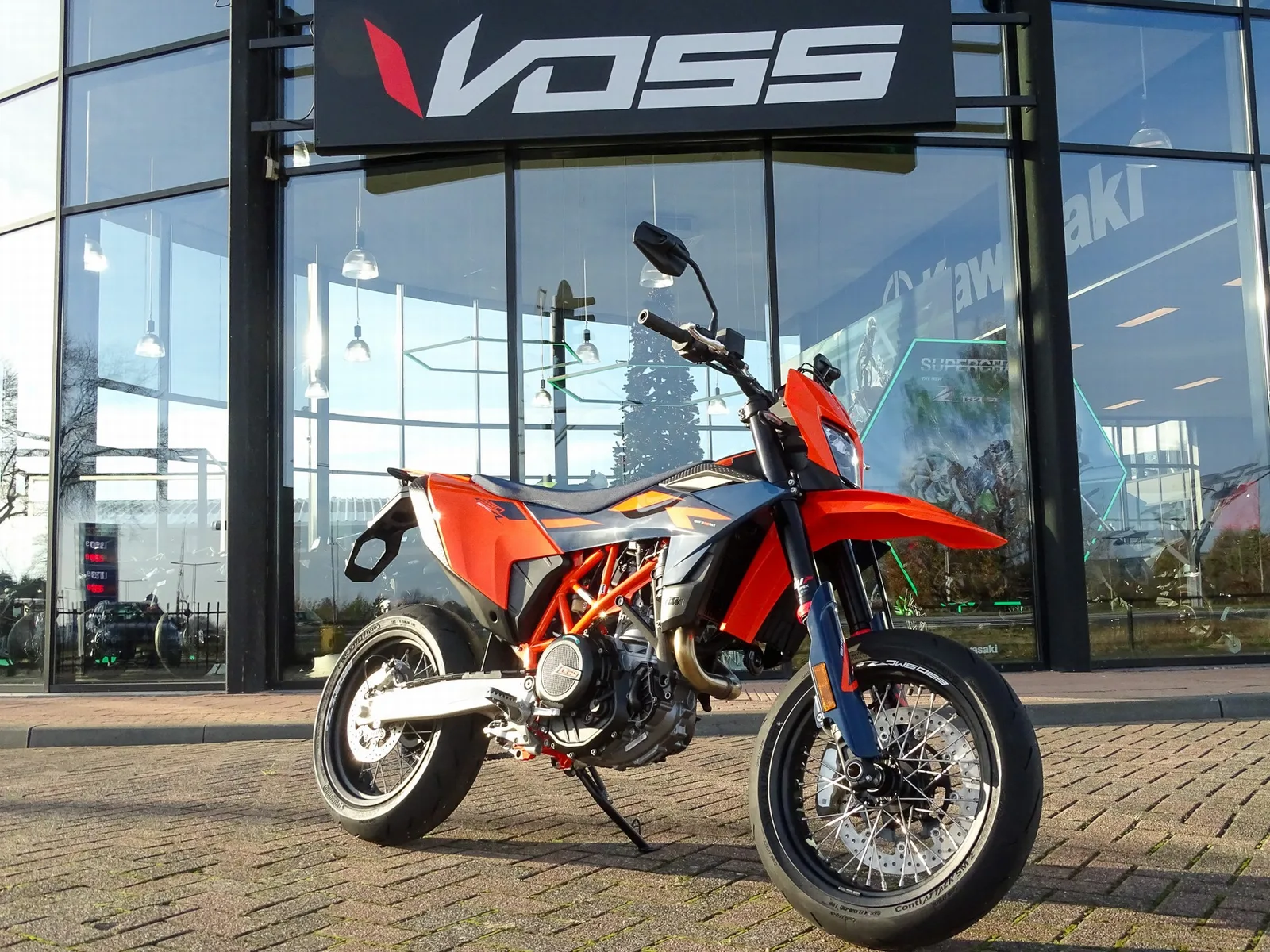 KTM 690 SMC (2026) — foto 1