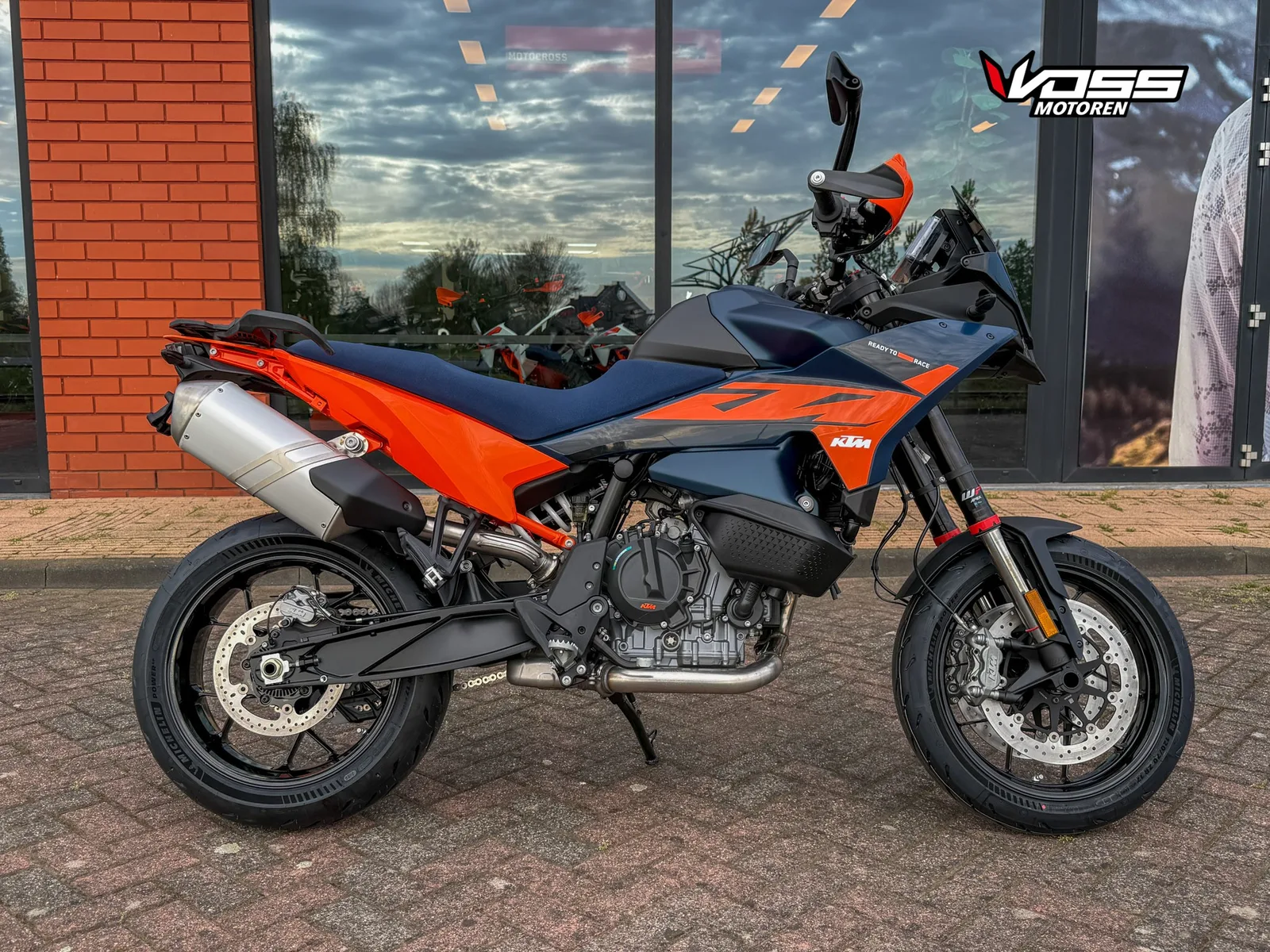 KTM 890 SMT (2026) — foto 1