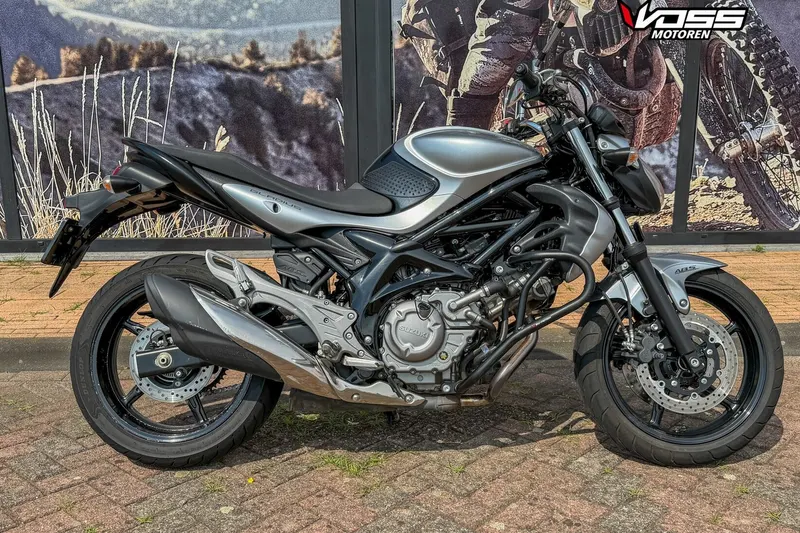Suzuki Gladius (2012)