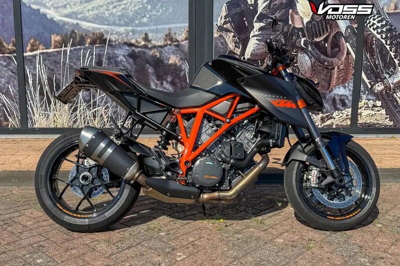 KTM 1290 SuperDuke R (2014)