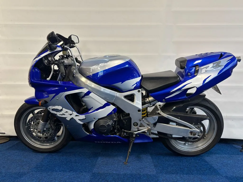 Honda Cbr 900 (1995) — foto 1