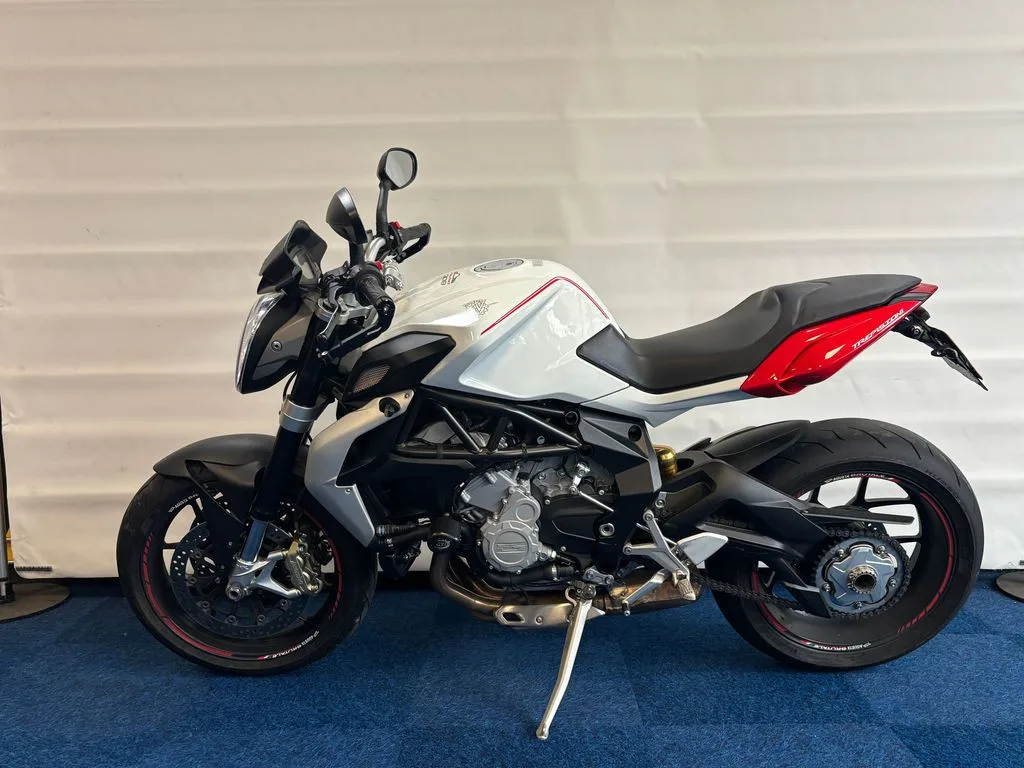 MV Agusta Brutale 800 (2013) — foto 1