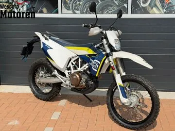 Husqvarna 701 Supermoto (2016) — foto 1