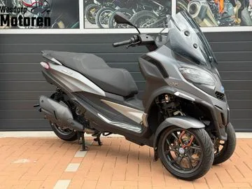 Piaggio MP3 530 HPE Advance Exlusive (2023) — foto 1