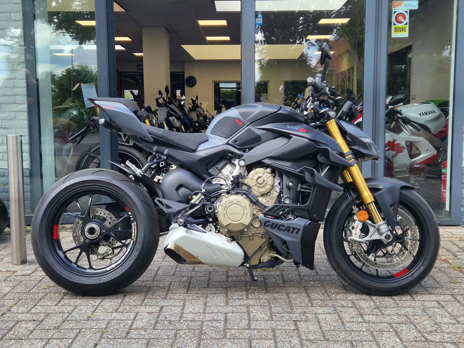 Ducati Streetfighter V4S (2024) — foto 1