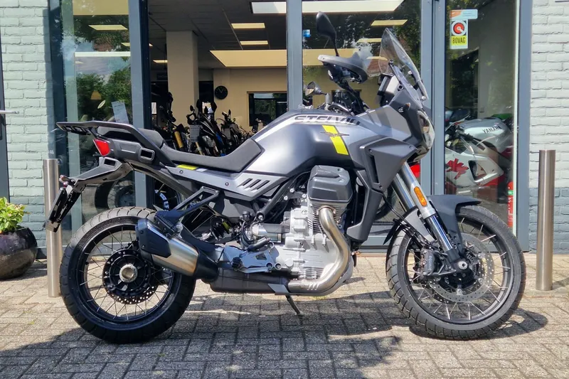 Moto Guzzi Stelvio 1200 (2024)