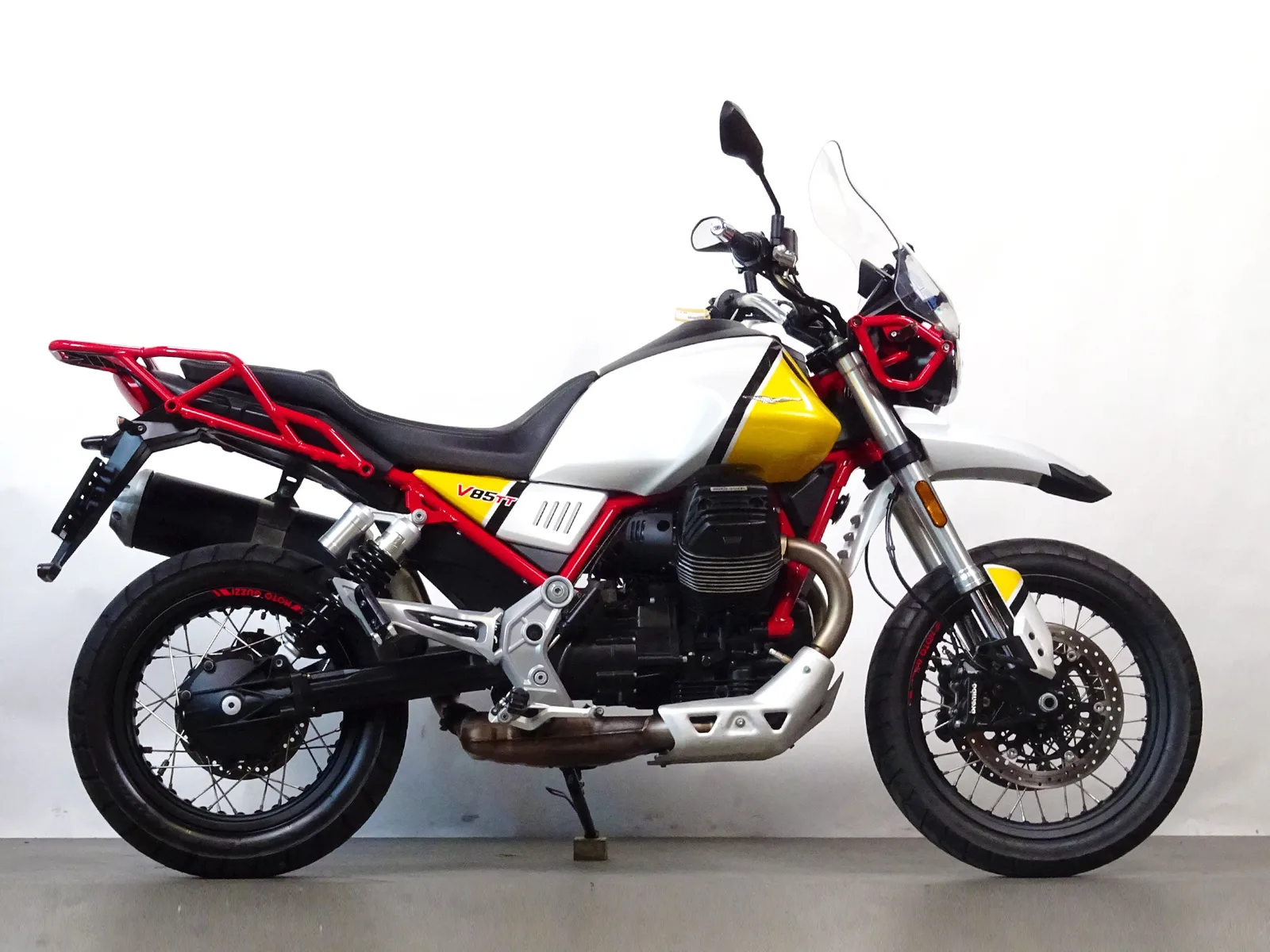 Moto Guzzi V85 TT (2019) — foto 1