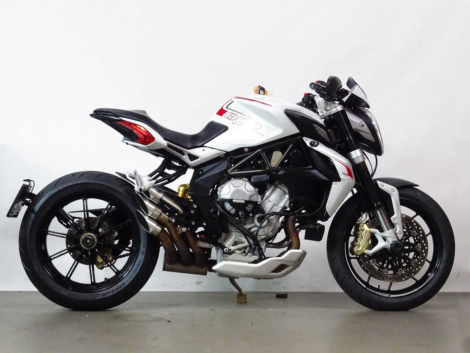 MV Agusta Brutale 800 Dragster (2014) — foto 1