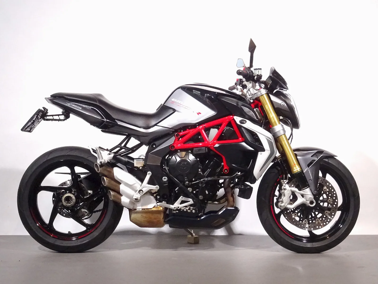 MV Agusta Brutale 800 (2016) — foto 1