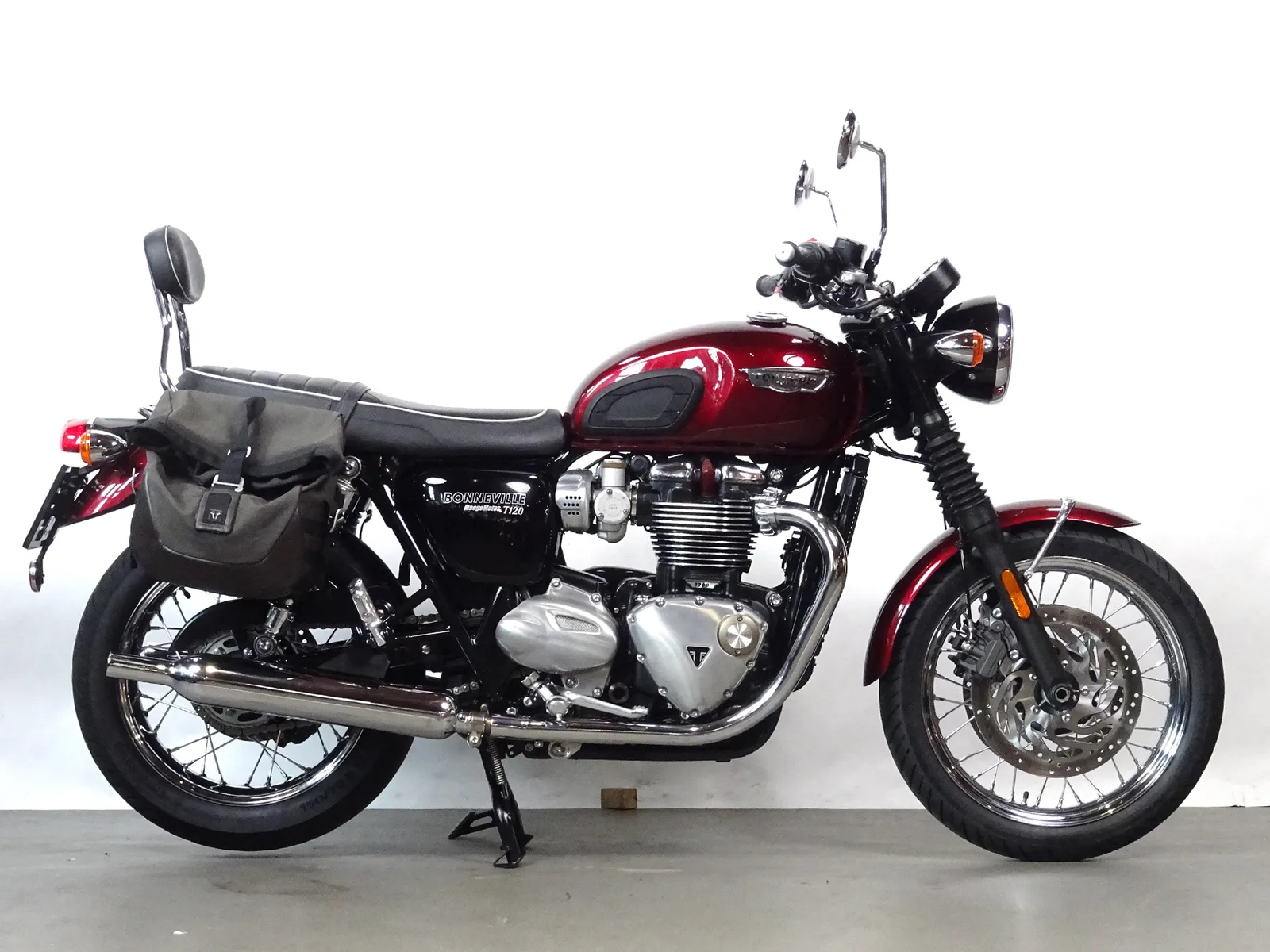 Triumph Bonneville T120 (2016) — foto 1