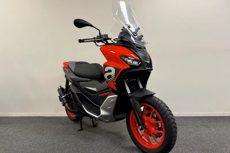 Aprilia SR GT (2023)