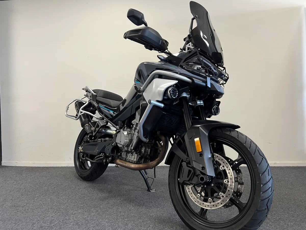 CFMoto 800 MT Sport (2022) — foto 1