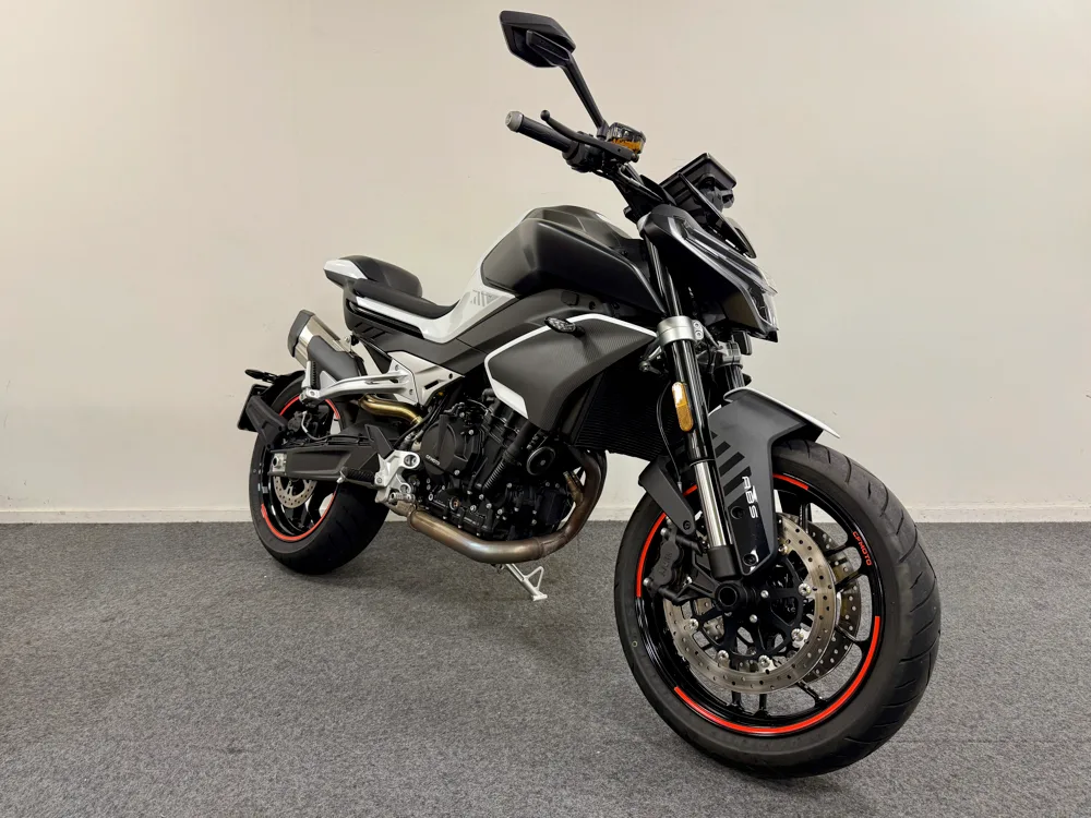 CFMoto 800NK Advanced TC (2024) — foto 1